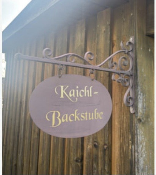 Ovales Holzschild 'Kaichl-Backstube'